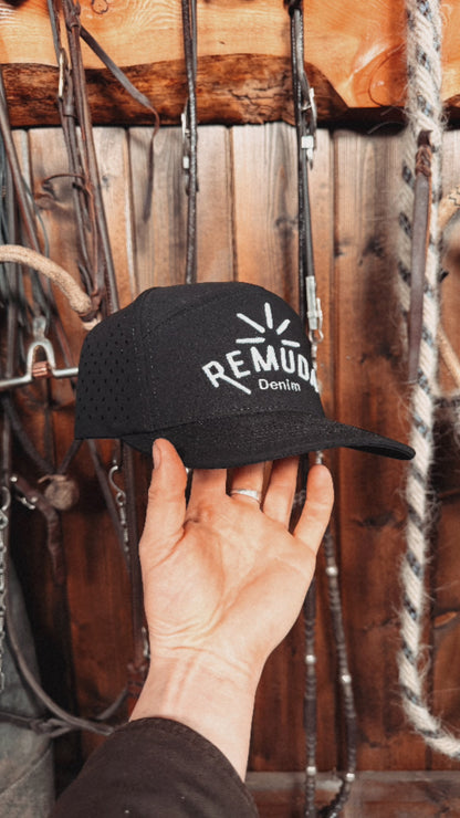 Black Snap Back (quick dry)